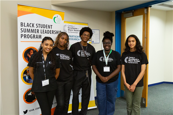 Image of Peer Mentors smiling